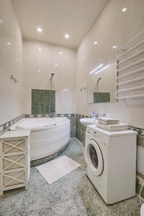 Apartments Near The Golden Gate Киев Экстерьер фото