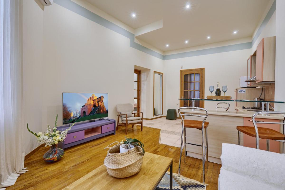 Apartments Near The Golden Gate Киев Экстерьер фото