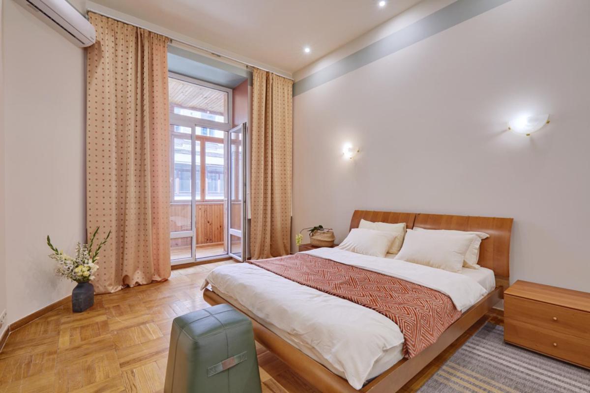 Apartments Near The Golden Gate Киев Экстерьер фото