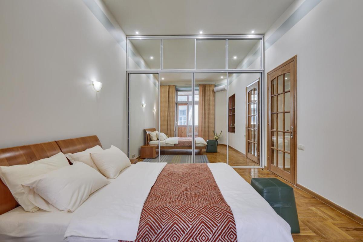 Apartments Near The Golden Gate Киев Экстерьер фото